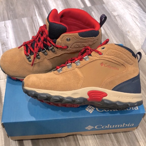 ❤️🐻💙Columbia Hiking Boots - Waterproof 💦 Size: 4Y or 6W🥾 worn once! - Picture 10 of 12